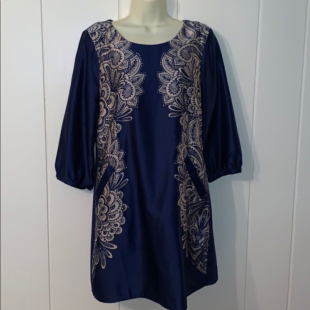 lavand. blue & white shiny polyester dress/pockets‎